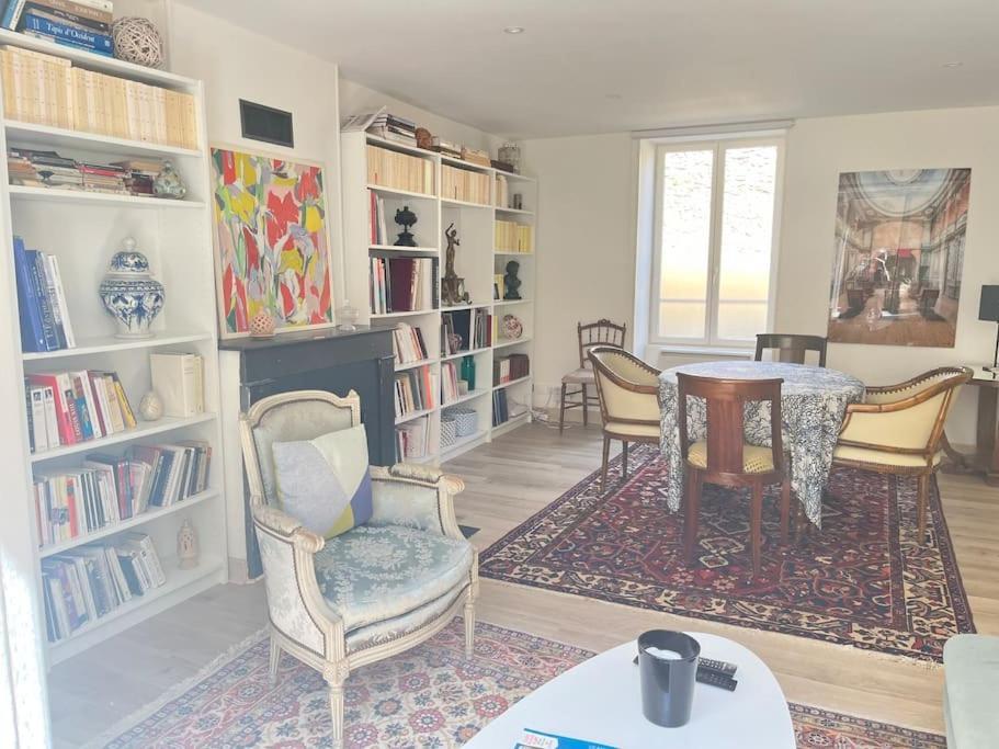 La Châtre Maison Des Chevilles מראה חיצוני תמונה